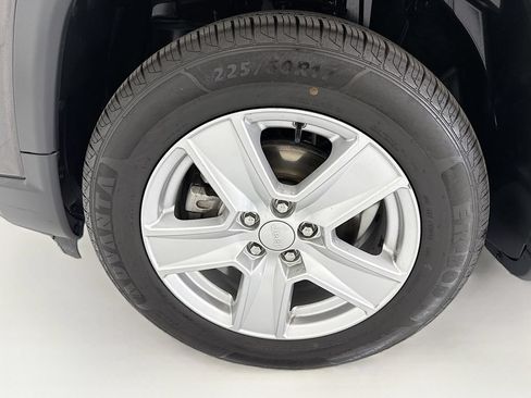 Used 2022 Jeep Compass Latitude FWD image 28