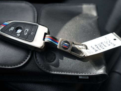 Used 2019 BMW 530i xDrive w/ M Sport Package AWD/4WD image 32