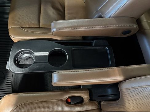 Used 2019 Toyota Highlander Limited image 18