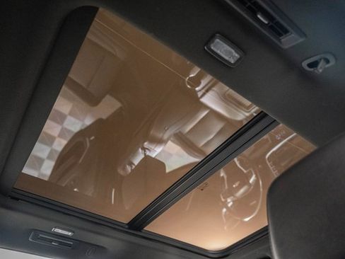 Used 2021 Chevrolet Tahoe LT w/ LT Signature Package image 39