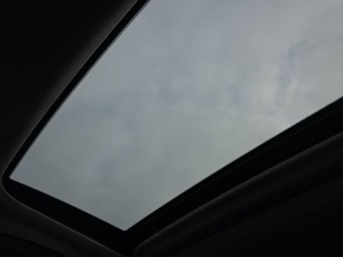 Certified 2023 Toyota Corolla Cross XLE image 22