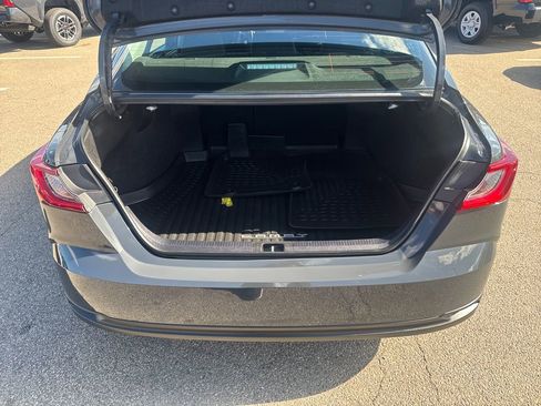 Used 2025 Toyota Camry LE AWD/4WD image 38