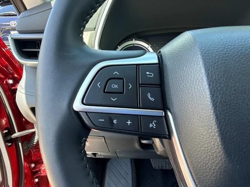 Used 2026 Toyota Highlander XLE AWD/4WD image 28