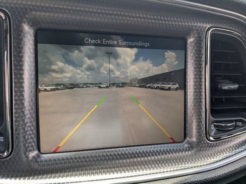 Used 2016 Dodge Challenger SRT Hellcat RWD image 17