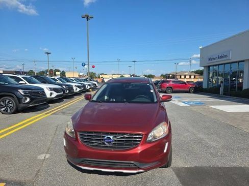 Used 2016 Volvo XC60 T5 Premier w/ Proximity Package FWD image 9