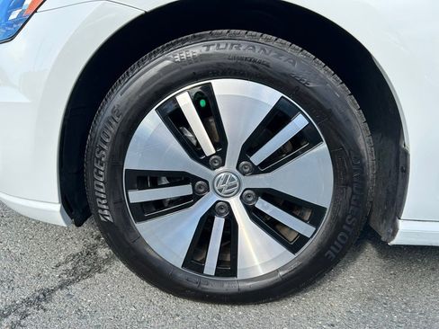 Used 2015 Volkswagen e-Golf SEL Premium image 61