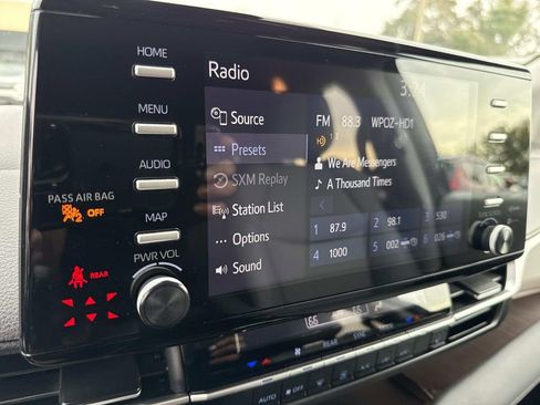 Used 2024 Toyota Sienna XLE image 27