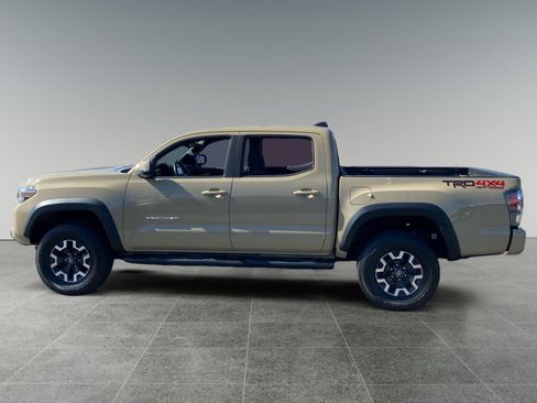 Used 2020 Toyota Tacoma TRD Off-Road w/ Technology Package AWD/4WD image 2