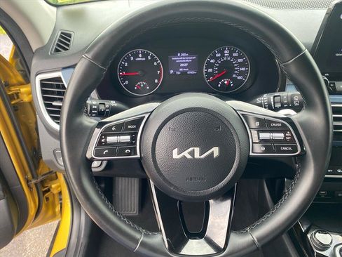 Certified 2022 Kia Seltos S FWD image 11