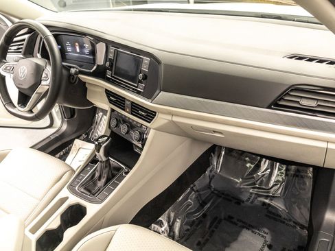 Used 2023 Volkswagen Jetta SE w/ Panoramic Sunroof Package FWD image 38