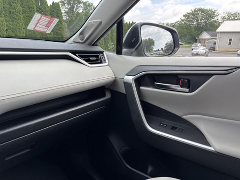 Used 2019 Toyota RAV4 XLE Premium w/ Cold Weather Package AWD/4WD image 23