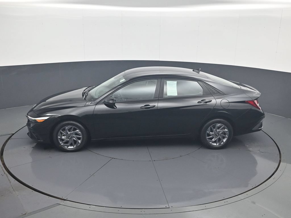 Certified 2024 Hyundai Elantra SEL FWD image 21
