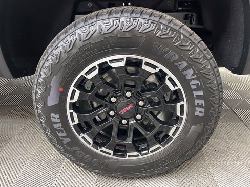 New 2026 GMC Canyon AT4 AWD/4WD image 4