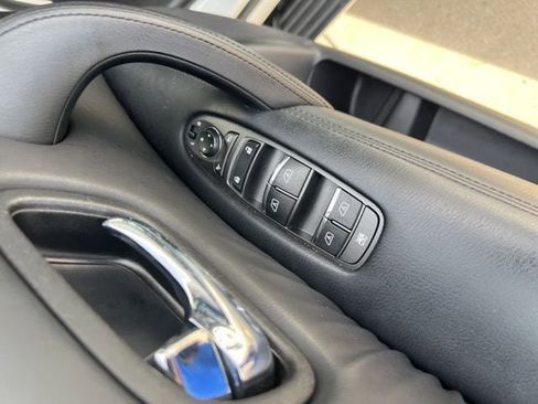 Used 2022 Nissan Armada SV w/ SV Appearance Package RWD image 12
