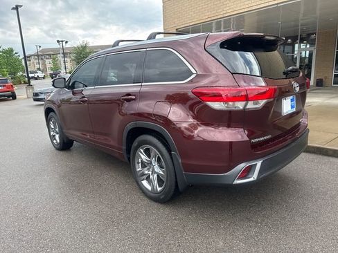 Used 2019 Toyota Highlander Limited Platinum AWD/4WD image 2