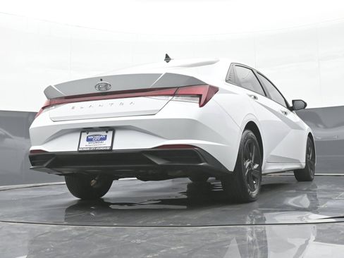 Certified 2021 Hyundai Elantra SEL FWD image 38