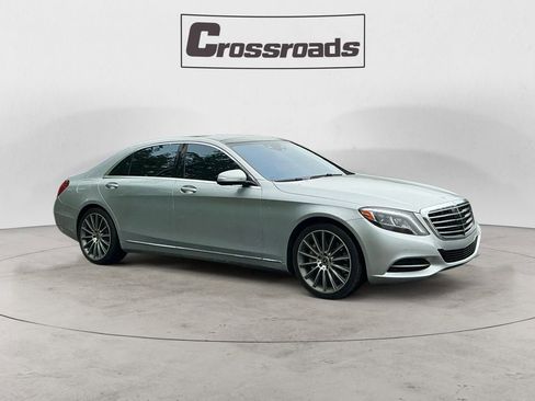 Used 2017 Mercedes-Benz S 550 Sedan image 7
