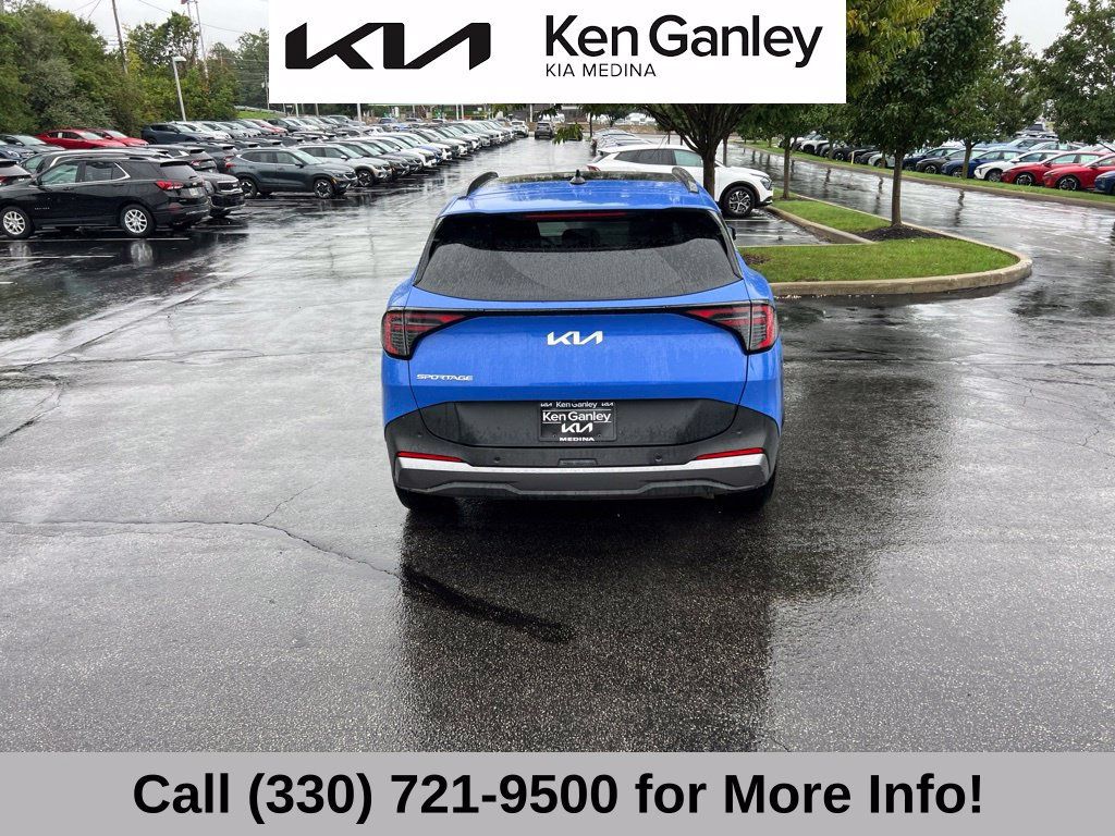 Certified 2026 Kia Sportage EX w/ EX Panorama Roof Package FWD image 13