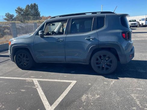 Used 2017 Jeep Renegade Altitude image 8