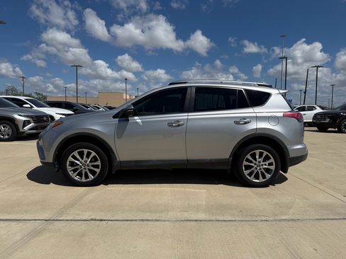 Used 2018 Toyota RAV4 Limited image 8