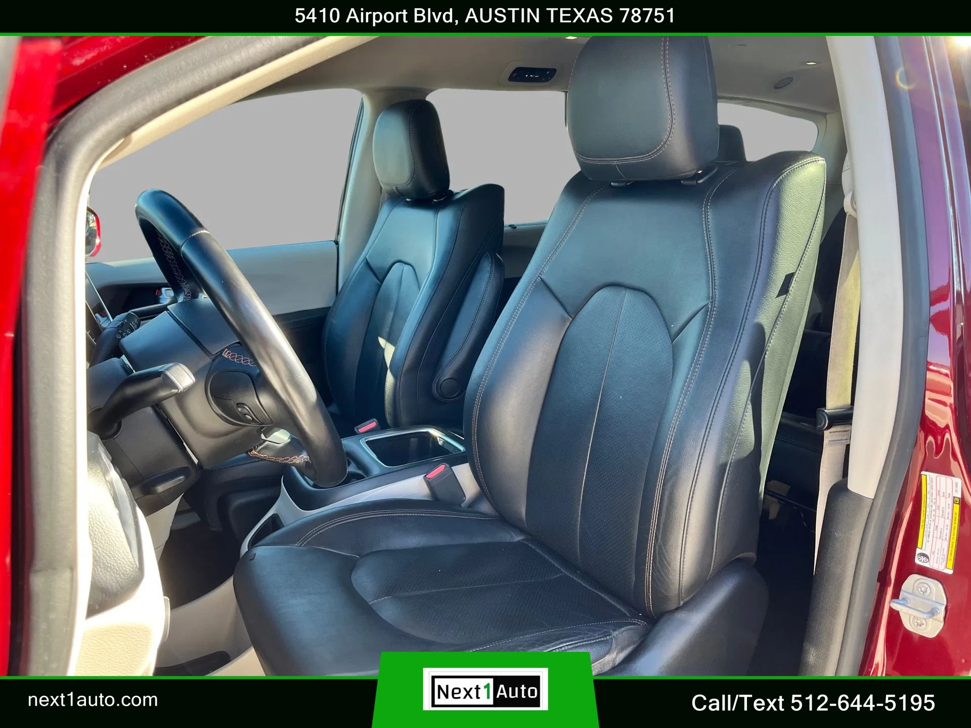Used 2018 Chrysler Pacifica Touring-L Plus w/ Tire & Wheel Group FWD image 18