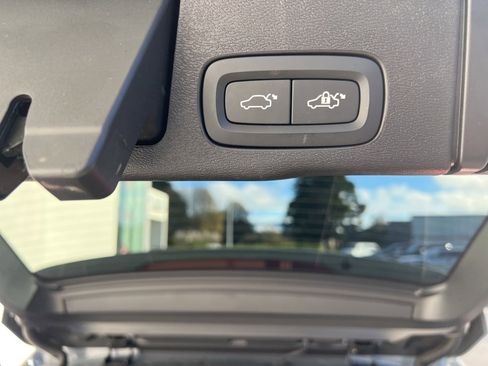 Used 2024 Volvo XC60 B5 Core image 22