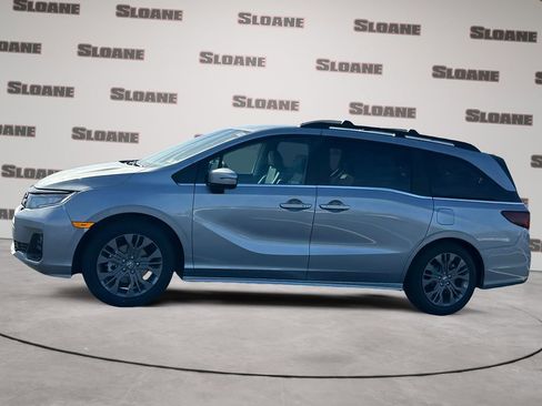 New 2026 Honda Odyssey Touring image 2