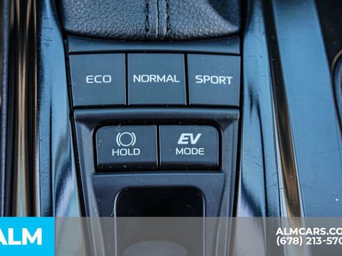 Used 2025 Toyota Camry SE image 44