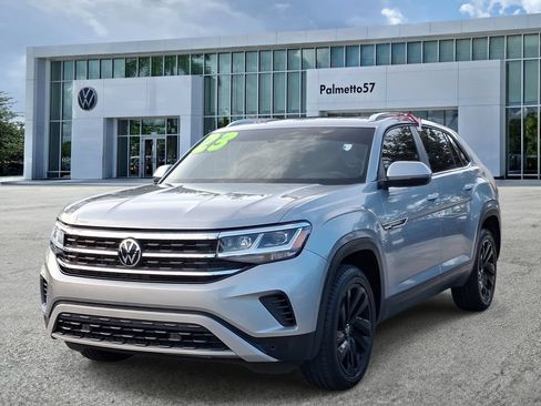 Certified 2023 Volkswagen Atlas Cross Sport SE w/ Panoramic Sunroof Package FWD image 3