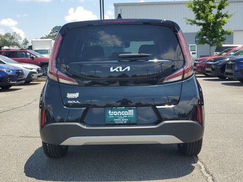 Used 2023 Kia Soul LX w/ LX Technology Package FWD image 5