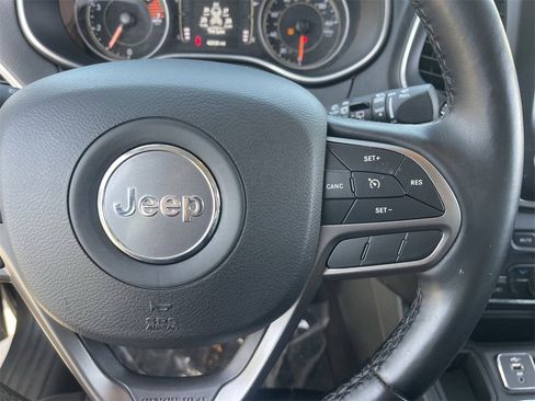 Used 2021 Jeep Cherokee Latitude Plus image 23