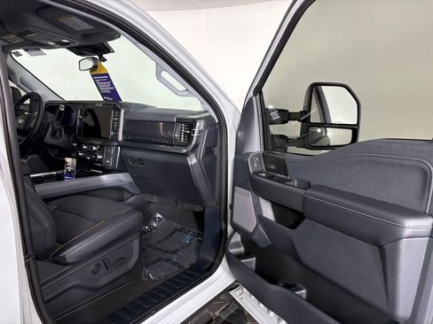 Used 2025 Ford F350 Lariat w/ Black Appearance Package image 36