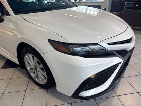 Used 2024 Toyota Camry SE FWD image 2