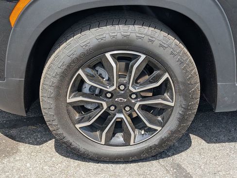 Used 2025 Chevrolet TrailBlazer ACTIV w/ Convenience Package FWD image 11