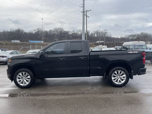 Used 2019 Chevrolet Silverado 1500 Custom w/ Custom Value Package image 4