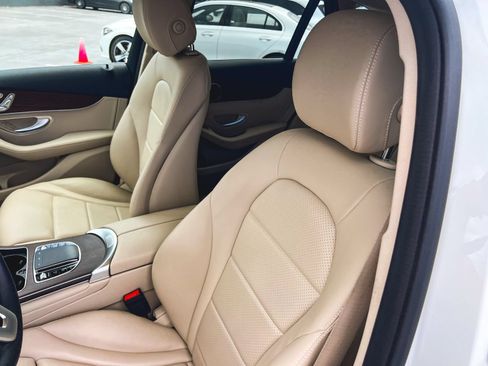 Used 2022 Mercedes-Benz GLC 300 4MATIC image 13
