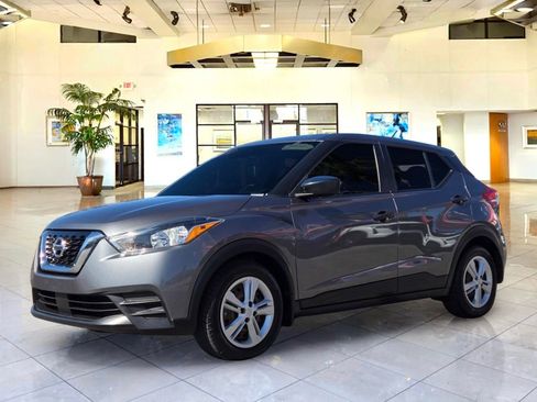 Used 2020 Nissan Kicks S FWD image 1