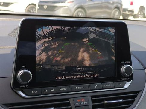 New 2025 Nissan Altima 2.5 SR image 18