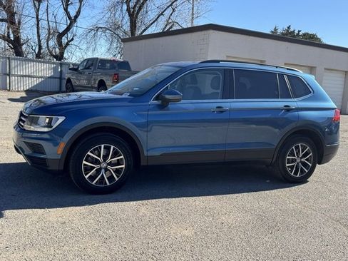 Used 2019 Volkswagen Tiguan SE w/ Panoramic Sunroof Package image 3