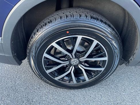 Used 2021 Volkswagen Tiguan SE w/ 3rd Row Seat Package image 17