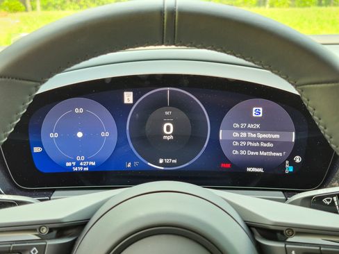Certified 2025 Porsche Macan Electric RWD image 11
