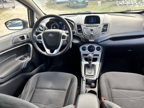 Used 2015 Ford Fiesta SE w/ Comfort Package FWD image 8