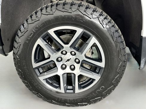 Used 2019 Chevrolet Silverado 1500 LT Trail Boss w/ Convenience Package AWD/4WD image 32