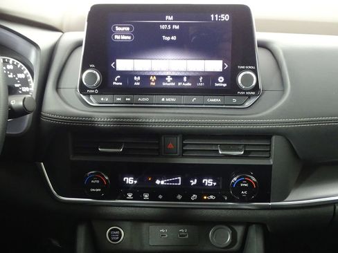 Used 2023 Nissan Rogue SV image 20