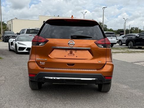 Used 2018 Nissan Rogue SL w/ Premium Package FWD image 6