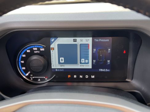 Used 2024 Ford Bronco Black Diamond image 17