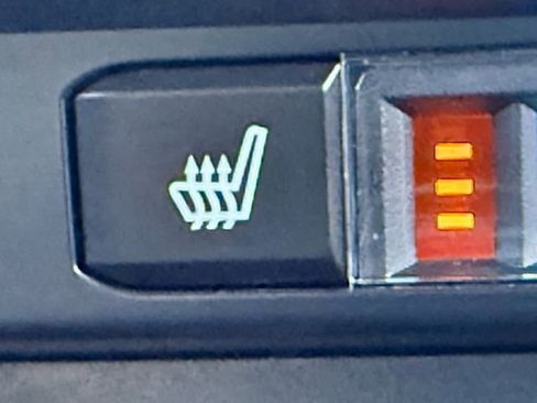 Used 2020 Toyota Tacoma TRD Sport image 21