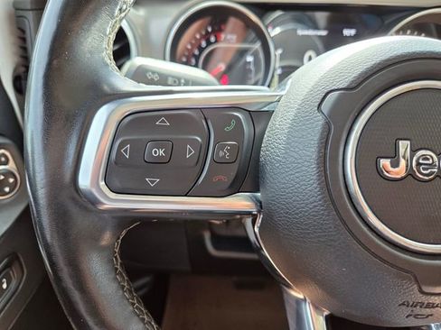 Certified 2020 Jeep Gladiator Rubicon AWD/4WD image 33
