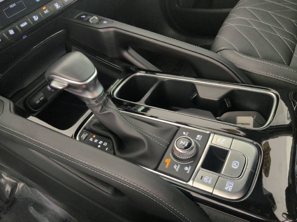 Used 2025 Kia Telluride AWD image 25