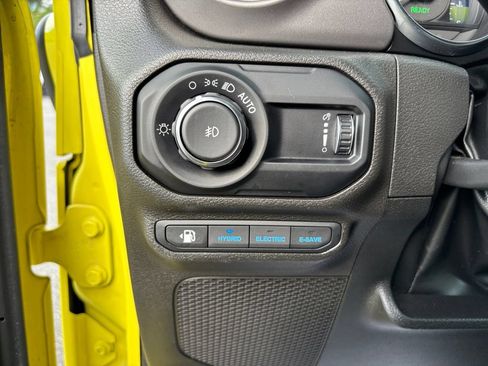 Used 2023 Jeep Wrangler Unlimited w/ Cold Weather Group AWD/4WD image 31